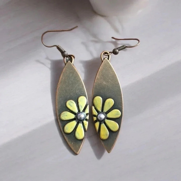 Bohemian Flower Dangle Earrings - Picture 2 of 2
